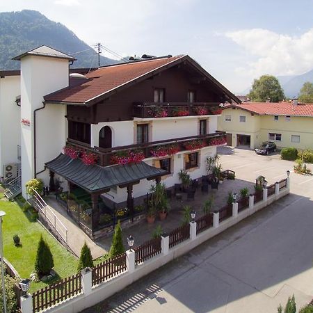 Radfeld Gasthof Pension Alpenblick מראה חיצוני תמונה