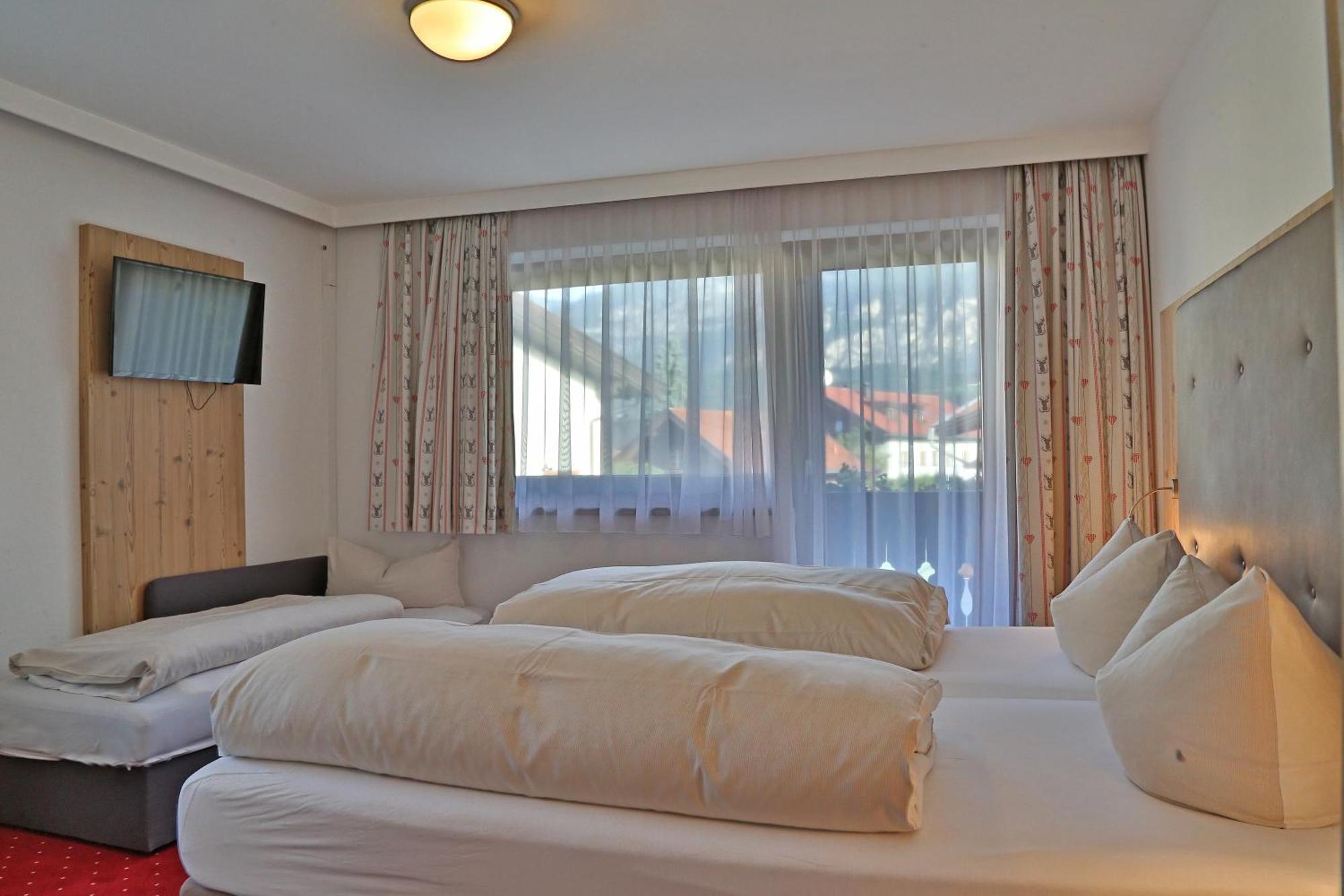 Radfeld Gasthof Pension Alpenblick מראה חיצוני תמונה