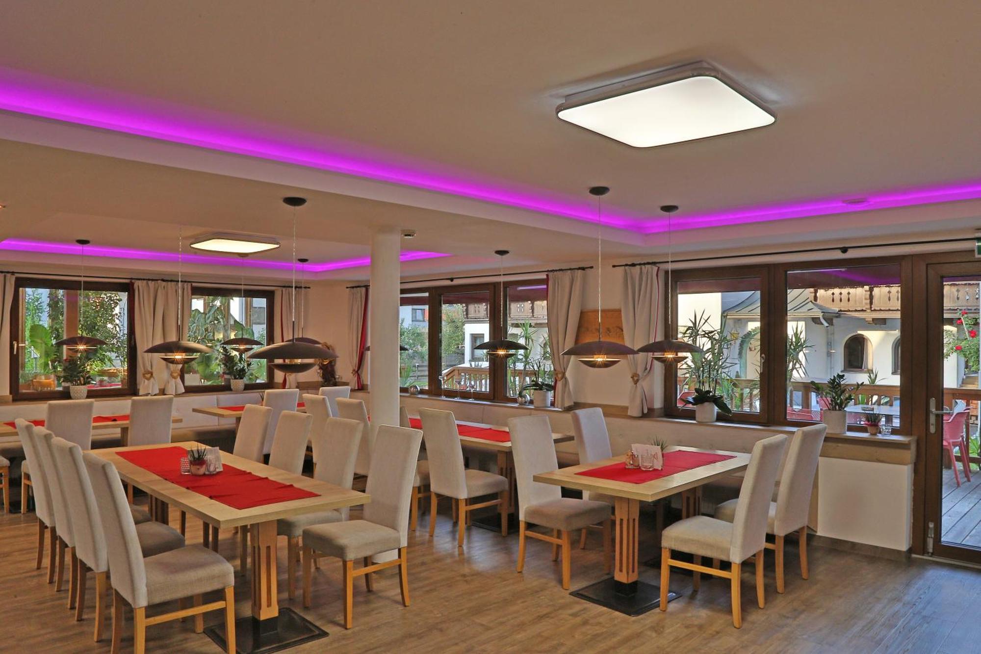 Radfeld Gasthof Pension Alpenblick מראה חיצוני תמונה