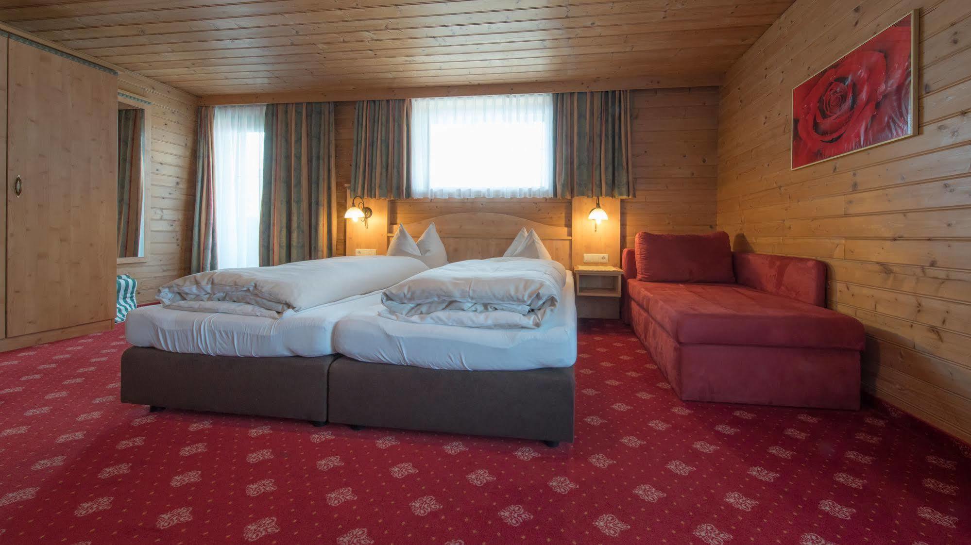 Radfeld Gasthof Pension Alpenblick מראה חיצוני תמונה